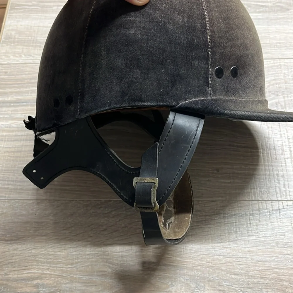 Vintage horseback riding helmet. - Picture 7 of 9